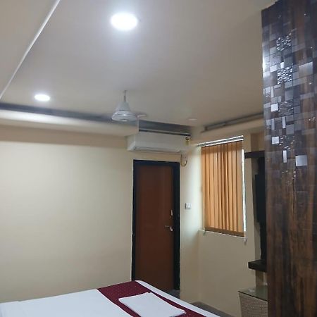 Blossoms Room Hotel Alekhya Residency- Luxury Lollection Hyderabad Eksteriør billede