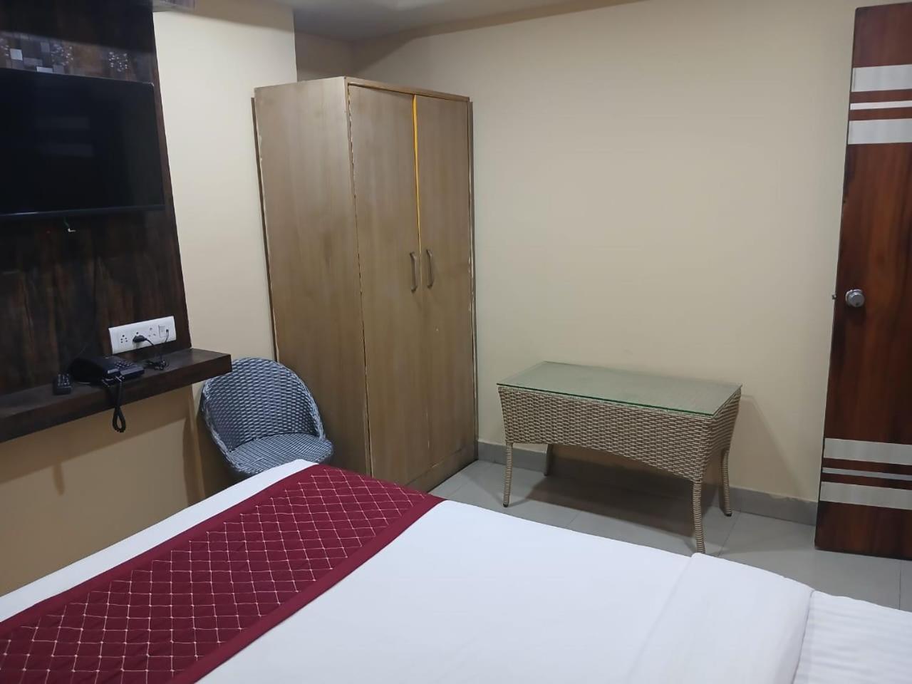 Blossoms Room Hotel Alekhya Residency- Luxury Lollection Hyderabad Eksteriør billede