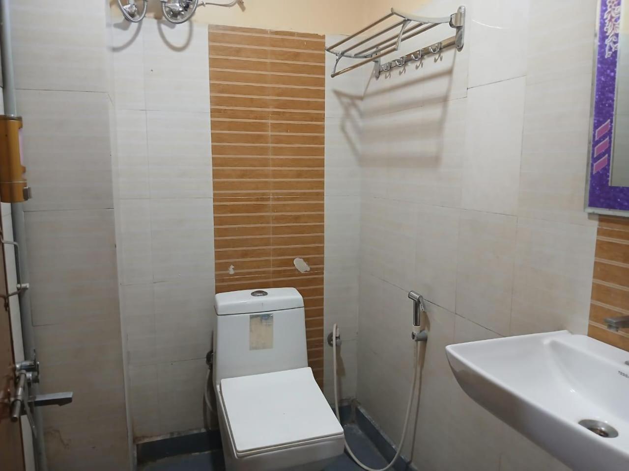 Blossoms Room Hotel Alekhya Residency- Luxury Lollection Hyderabad Eksteriør billede