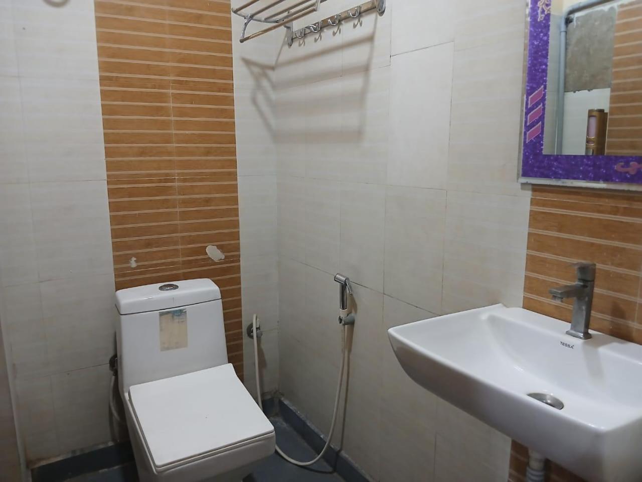 Blossoms Room Hotel Alekhya Residency- Luxury Lollection Hyderabad Eksteriør billede