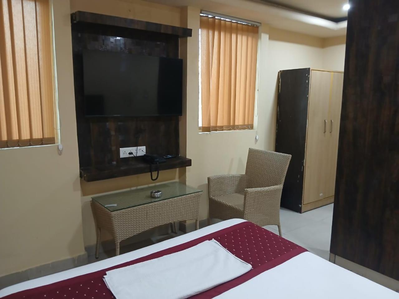 Blossoms Room Hotel Alekhya Residency- Luxury Lollection Hyderabad Eksteriør billede