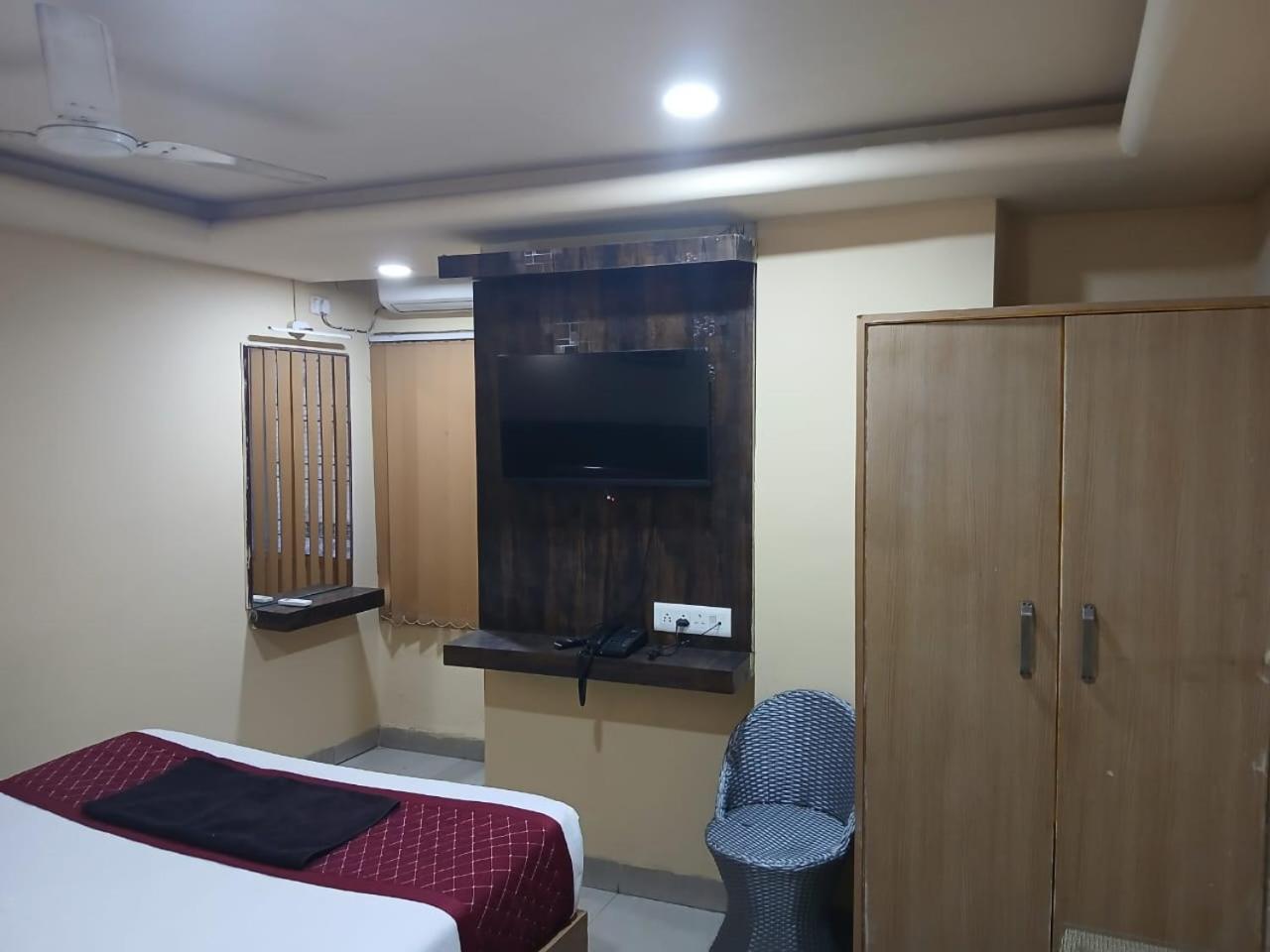 Blossoms Room Hotel Alekhya Residency- Luxury Lollection Hyderabad Eksteriør billede